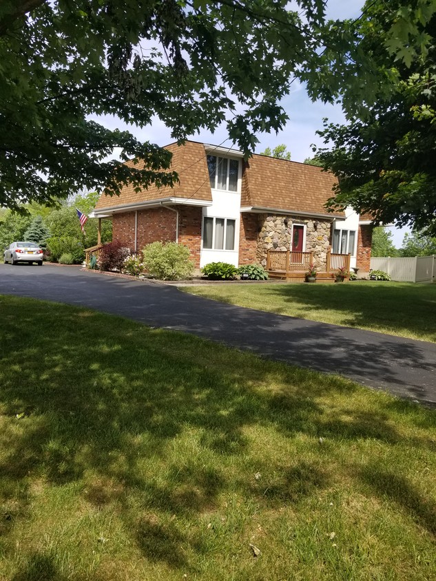 Primary Photo - 5418 Townline Rd