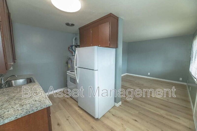 Building Photo - 1574 San Pablo Ave