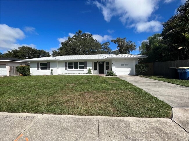 Building Photo - 305 N Hercules Ave