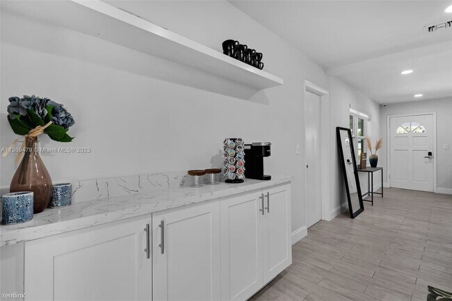 Building Photo - 3 br, 2 bath House - 160 NW 46th Ct # A