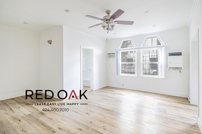 Building Photo - Gorgeous, Charming, Spacious Completely Re...
