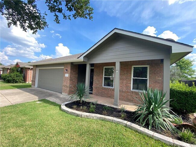 Foto del edificio - 121 Emma Lynn Ln