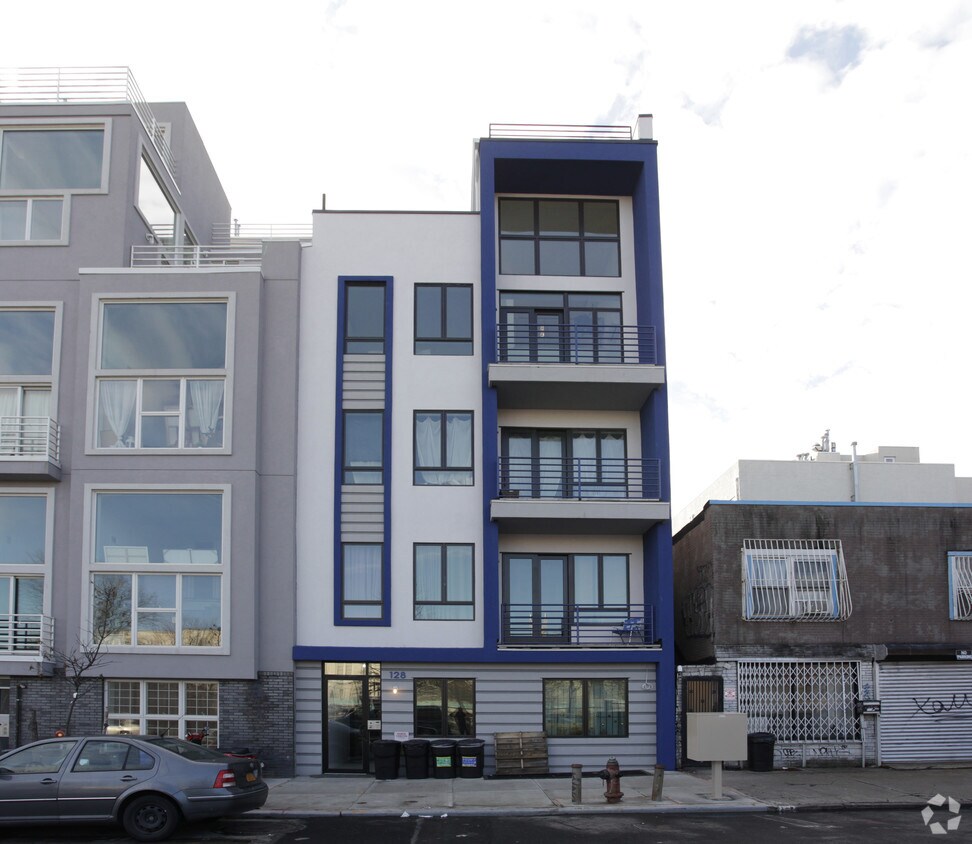 Foto del edificio - 128 Scholes Street Apartments