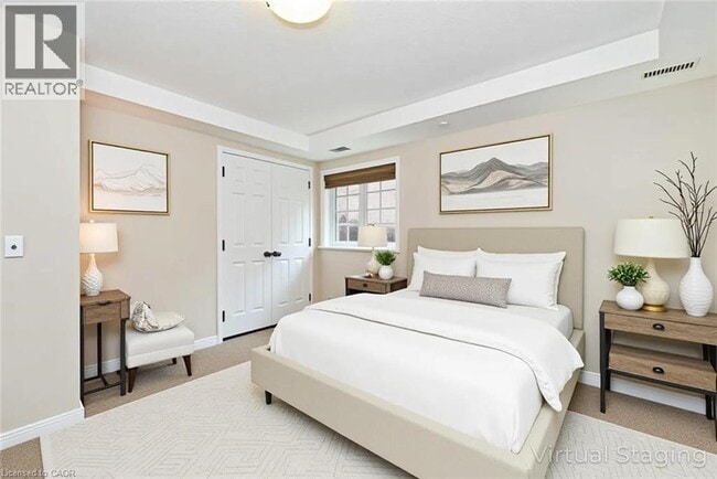 Building Photo - 255 Maitland St