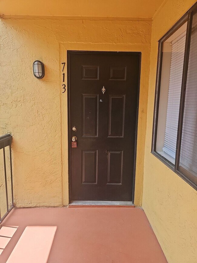 Foto del edificio - 2905 Winkler Ave