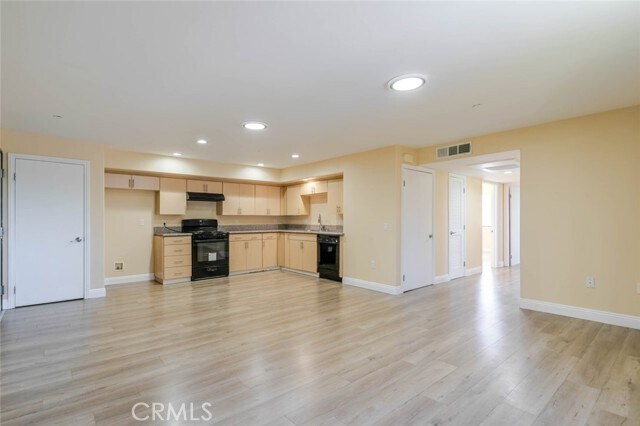 Building Photo - 1466 Tamarind Ave