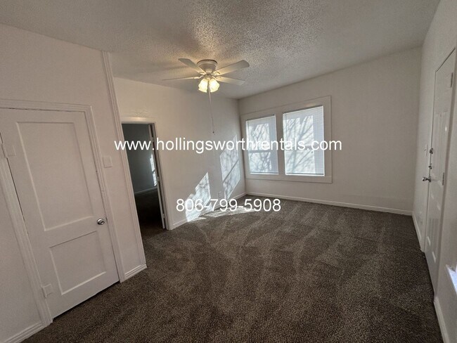 Foto del edificio - 3 bedroom 2 bath house