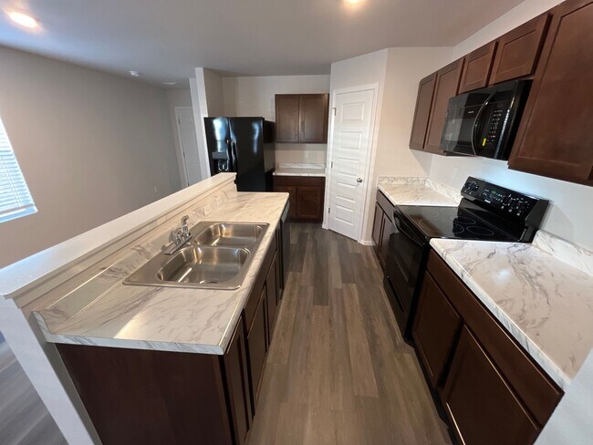 Building Photo - *Preleasing*  NEW Three Bedroom | Two Bath Home in Barberry Court