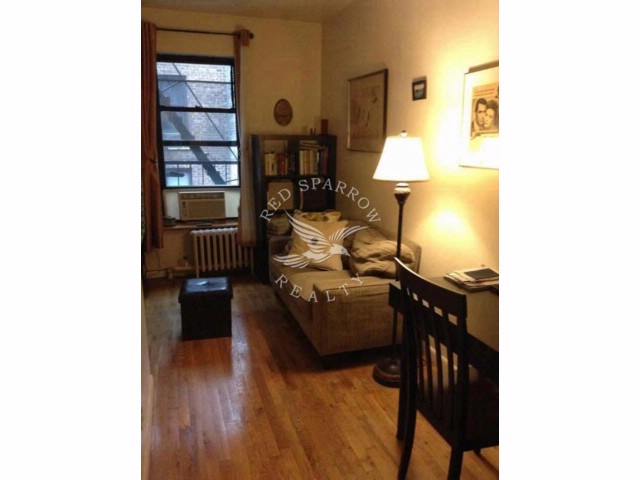 Primary Photo - 46 E 78th St