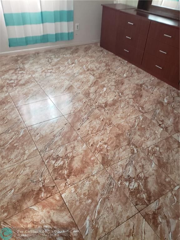 Foto del edificio - 3421 NW 202nd St