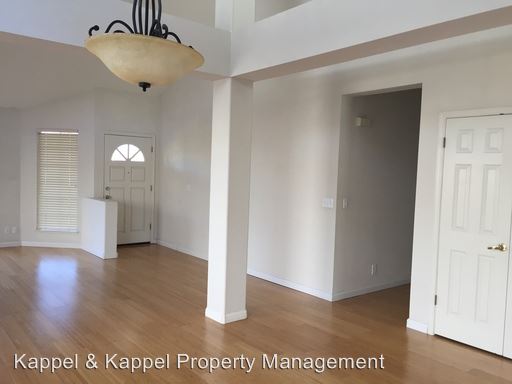 Building Photo - 105 Pau Ct