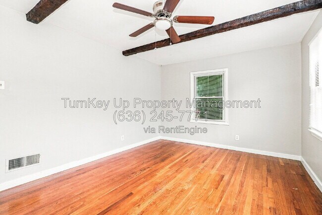 Foto del edificio - 10175 Cloverdale Dr