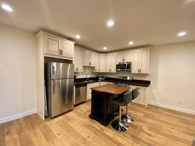 Cocina - 5329 Willis Ave