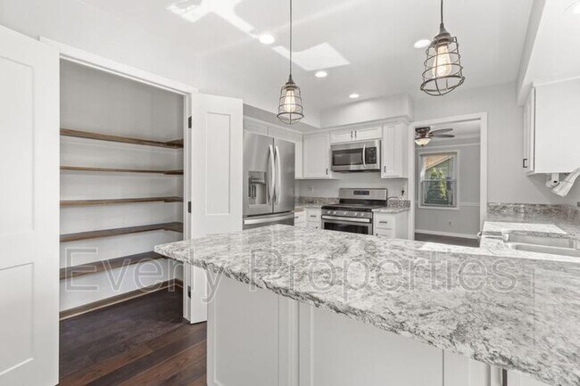 Foto del edificio - 1055 S Sunny Slope Rd