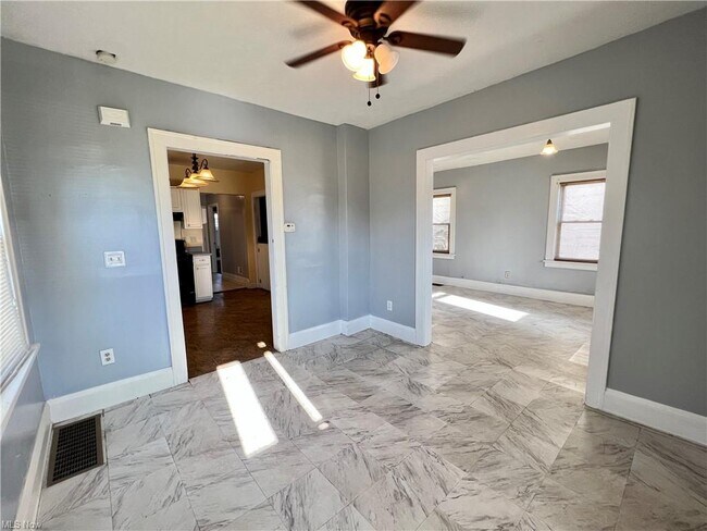 Building Photo - 4463 W 140th St