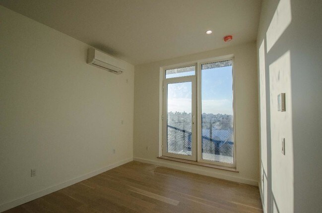 Foto del edificio - 1875 Atlantic Ave