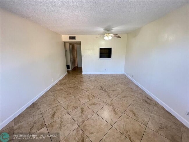 Foto del edificio - 4354 NW 9th Ave