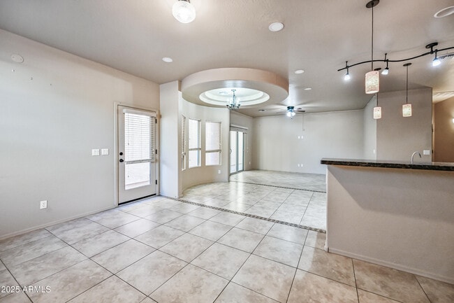 Building Photo - 2060 E Heartwood Ln