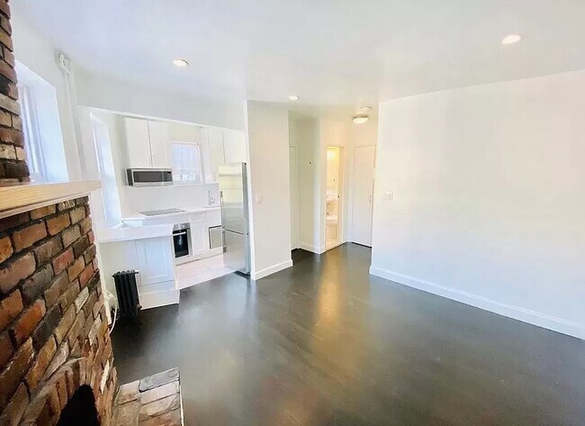 Foto del edificio - 316 W 11th St