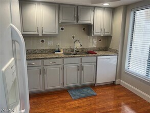 Building Photo - 7430 Lake Breeze Dr
