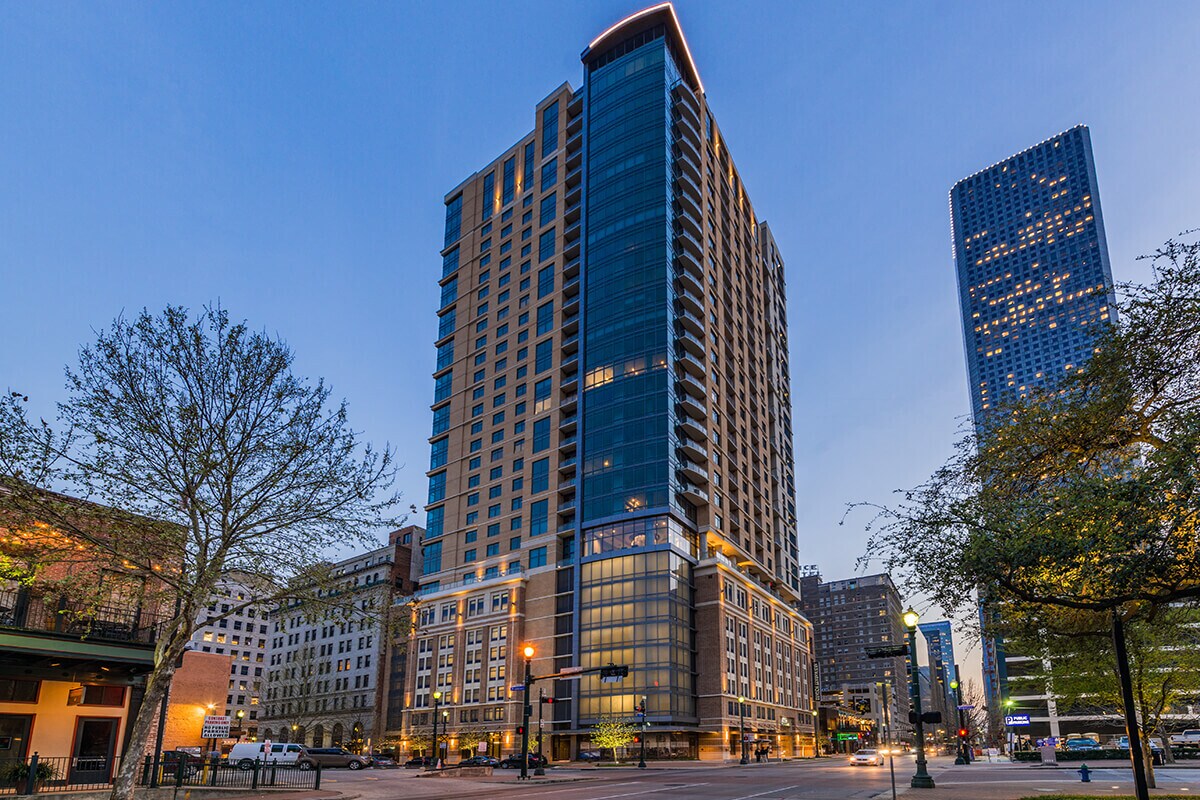 410498 Travis St Unit B267, Houston, TX 77002 Room for Rent in