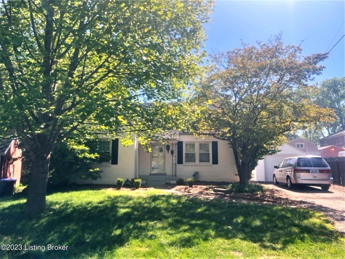 2657 Drayton Dr, Louisville, KY 40205 House Rental in Louisville, KY