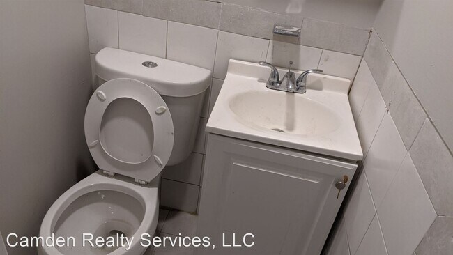 Foto del edificio - 3 br, 1.5 bath House - 1275 Lansdowne Ave