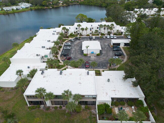 Foto del edificio - 223 Lakewood Dr