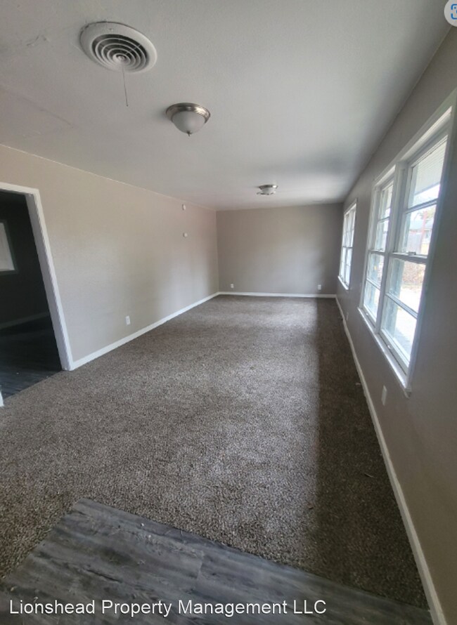 Building Photo - 4 br, 1.5 bath House - 3000 SW 37th St.