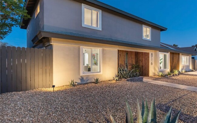Building Photo - 816 Chabot Dr