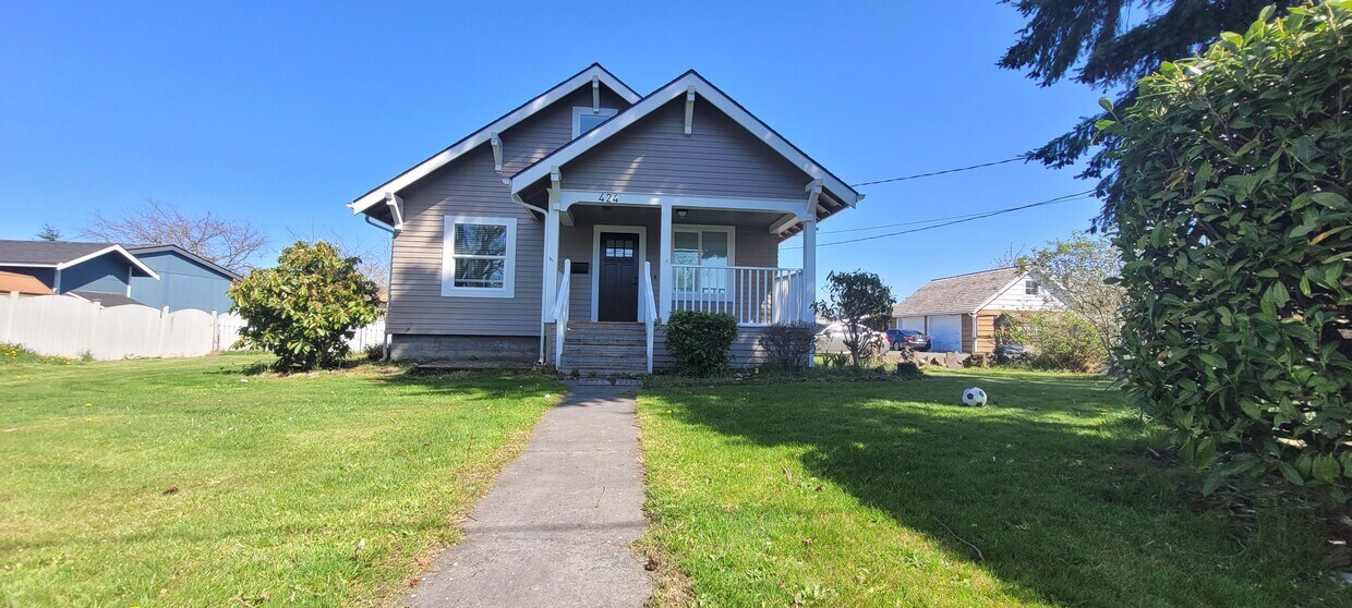 300 Park Ave, Buckley, WA 98321 House Rental in Buckley, WA