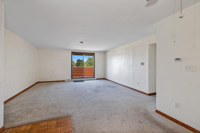 Building Photo - 10345 Whitnall Edge Dr