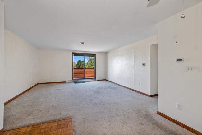 Foto del edificio - 10345 Whitnall Edge Dr