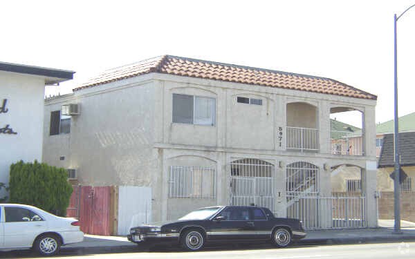 Primary Photo - 5971 West Blvd