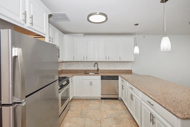 Building Photo - 10220 Rockaway Beach Blvd