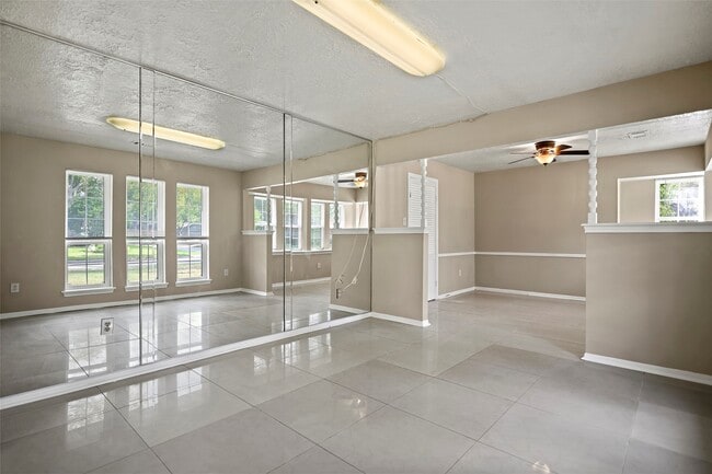 Building Photo - 4735 Charade Dr