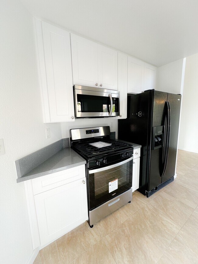 Foto del edificio - 4039 Carmel View Rd