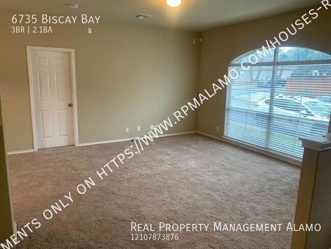 Building Photo - 6735 Biscay Bay