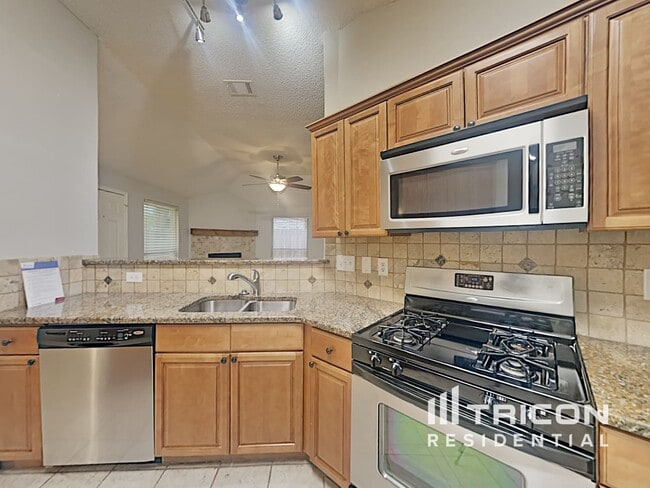 Building Photo - 7015 Escondido Dr
