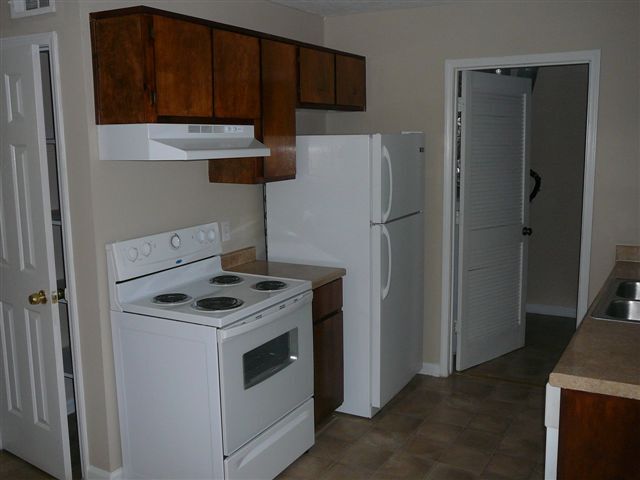 Building Photo - 2949 Lakemont Dr SW