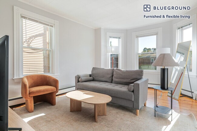 Building Photo - 4 Sherman St