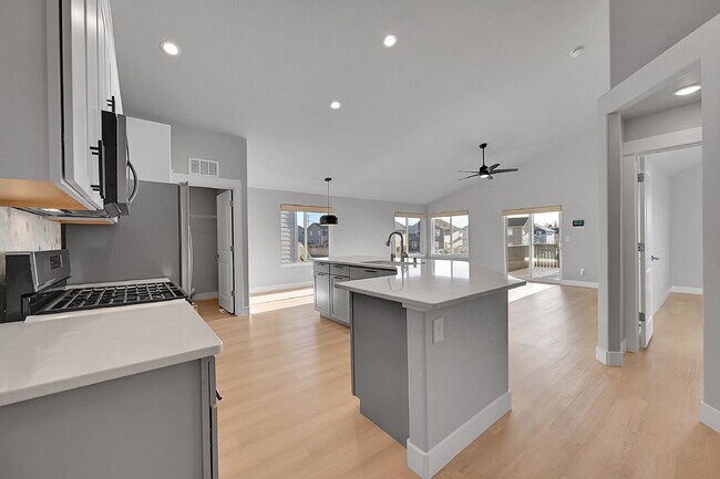 Foto del edificio - $2,650.00, 5-bed, 3-bed ranch-style home located in Colorado Springs with a large back yard.