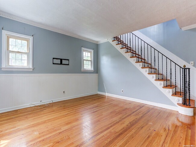 Building Photo - 1701 New Hyde Park Rd