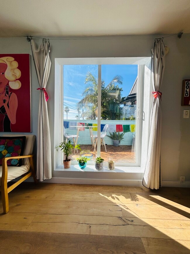 Building Photo - 1624 N Coast Highway 101 Hwy