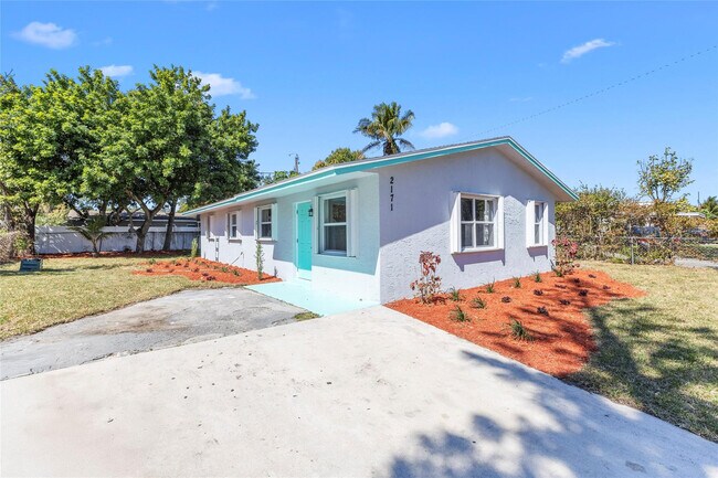 Building Photo - 2171 NW 29th Ave