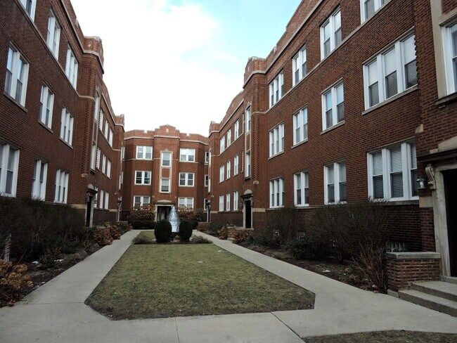 Foto del edificio - 1346.5 W Estes Ave