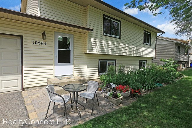 Foto del edificio - 10564 Maple Valley Dr