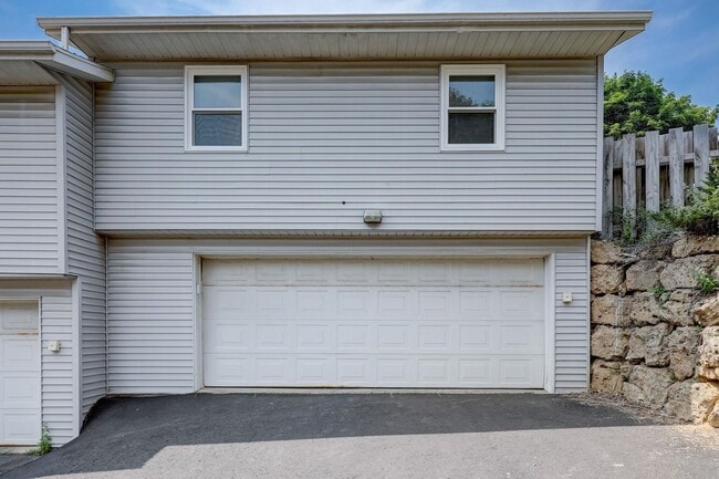 Building Photo - 225 Buechner Dr
