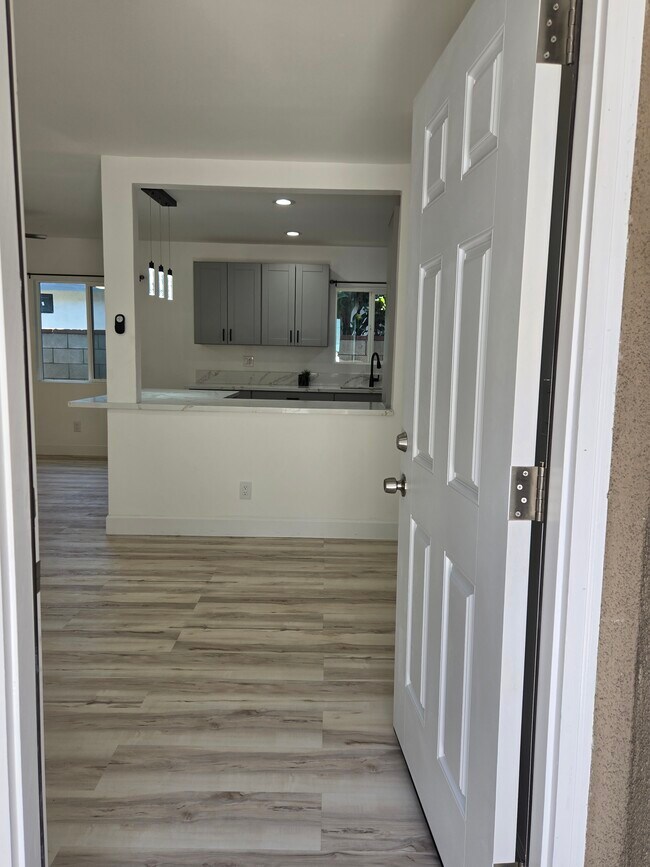 Foto del edificio - 1658 W 220th St