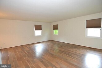 Building Photo - 3717 Irongate Ln